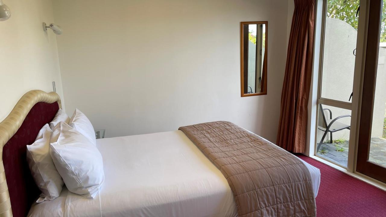 Chantillys Motor Motel 4*